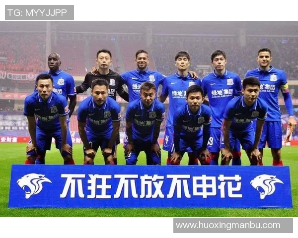 柏斯光荣迎战绿地申花争夺中超联赛关键三分的激烈对决